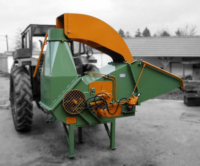 Schredder zum Schreddern von Ästen und Gartenabfällen