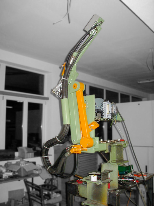 Sprühgerät zum Besprühen der Formoberflächen von Druckgussformen mit Trennmittel